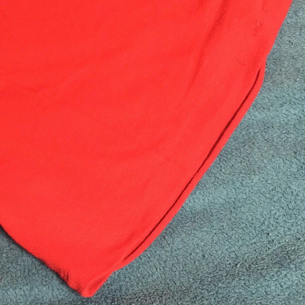 Red old navy T-shirt with 2017 American design - Picture 4 of 4
